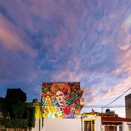 Dewl Estudios & Residences : The Kahlo